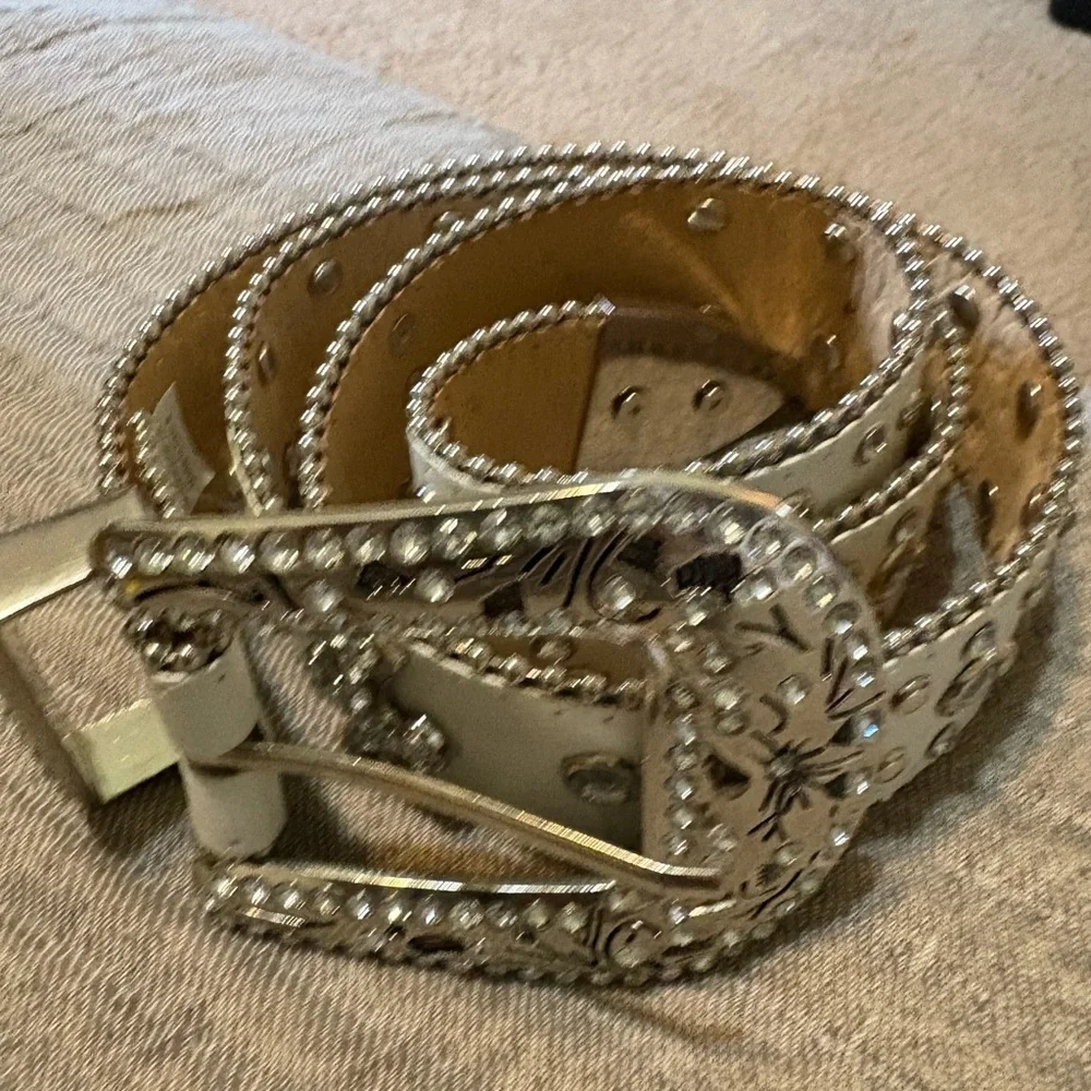 Western belt Cross’s With Studs And Rhinestones 40”